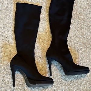 Knee high boots size 7M